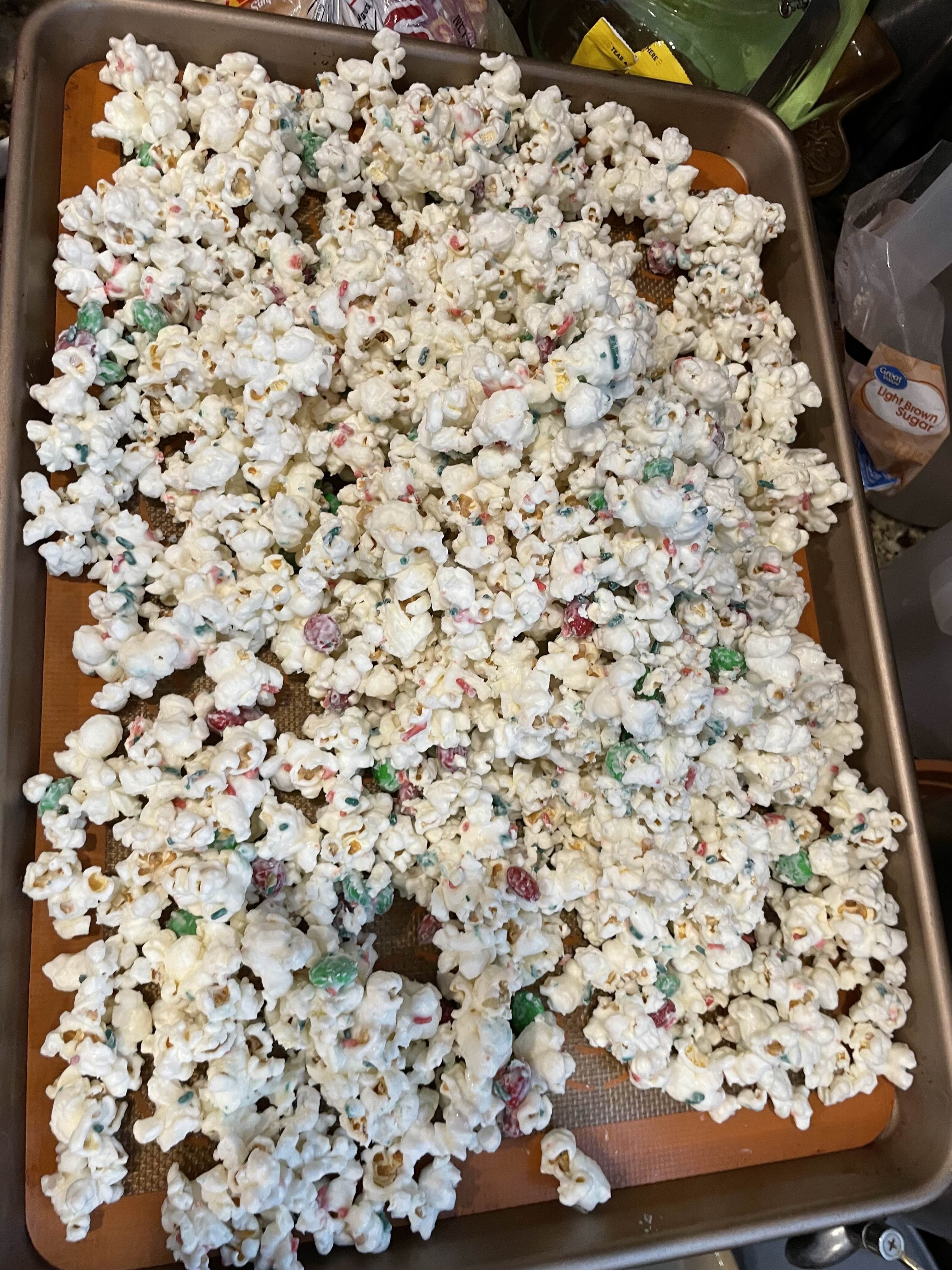 Popcorn ready to bag up, stand-up pouches, PackFreshUSA, holiday popcorn, Christmas magic, gifts for co-workers, peppermint, m&m, pretzels, sweet treats