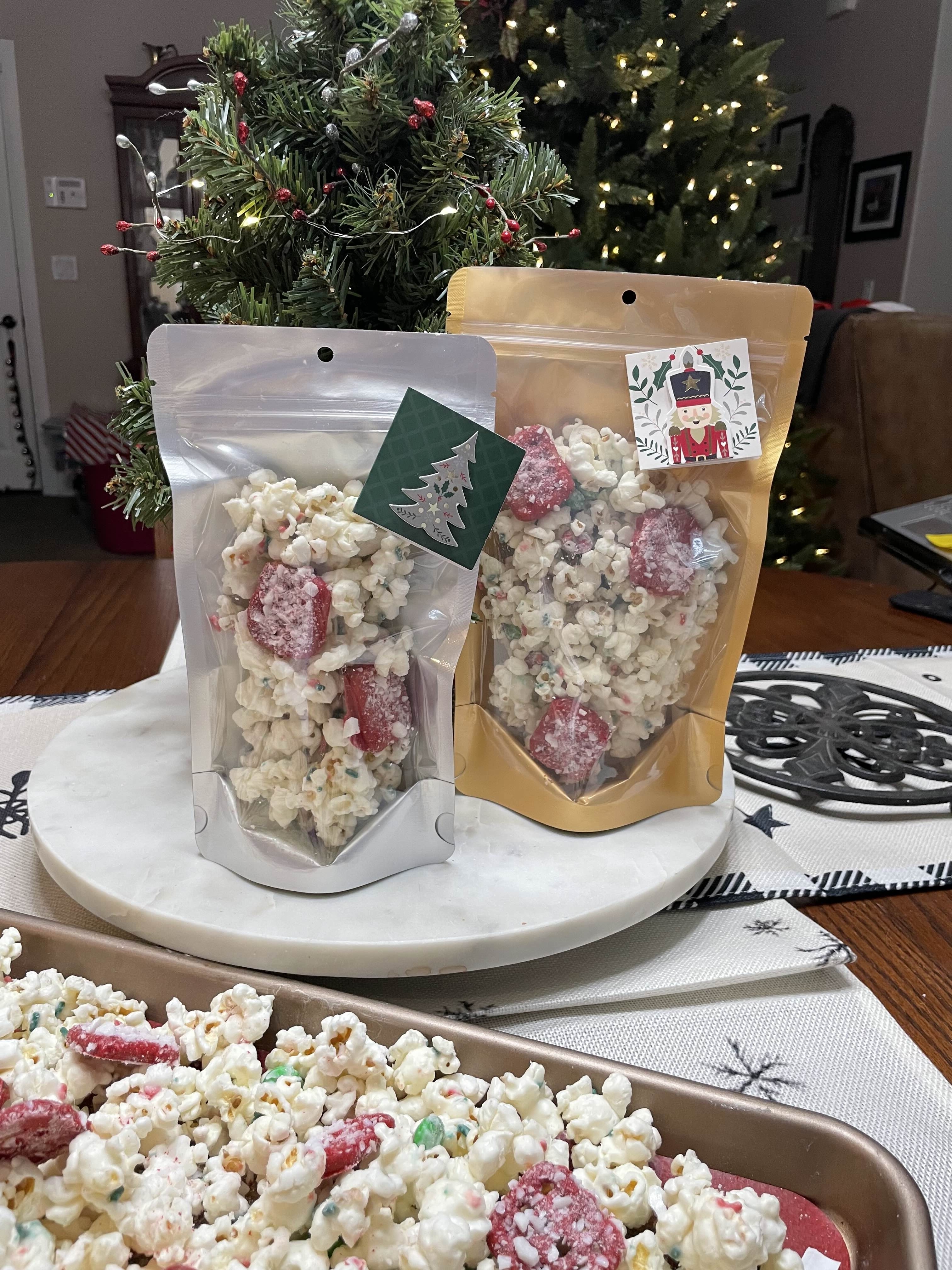 White Chocolate Holiday Popcorn Stand-up pouches, packfrshusa.com, keep it fresh, holiday treats, popcorn. peppermint, m&m, pretzels, sweet treats, holiday gifts,