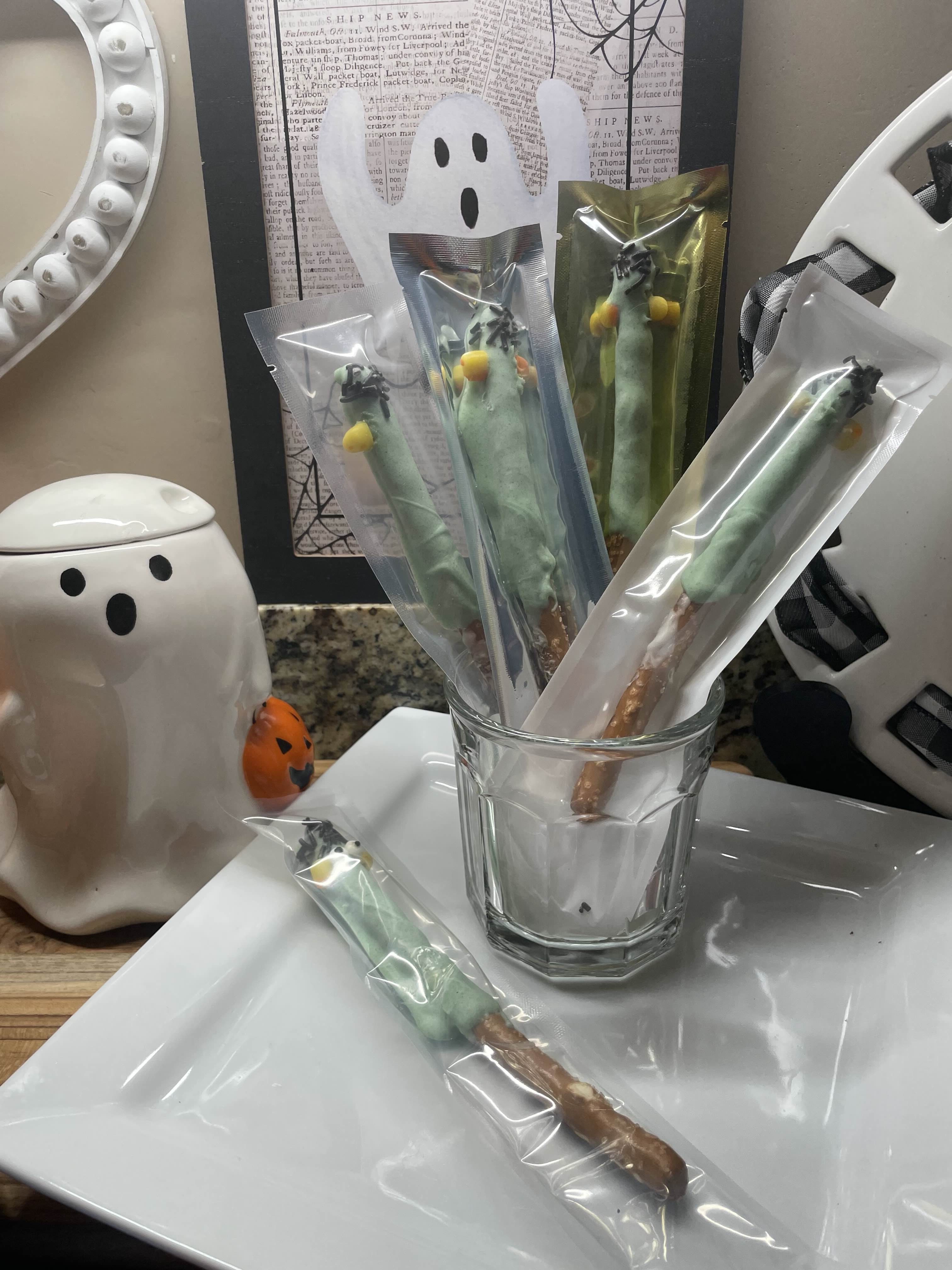 Mummy oh Mummy pretzel rods Mummy,my Mummy, pretzel, chocolate dipped, halloween treats, Freezer-pop bags, PackFreshUSA